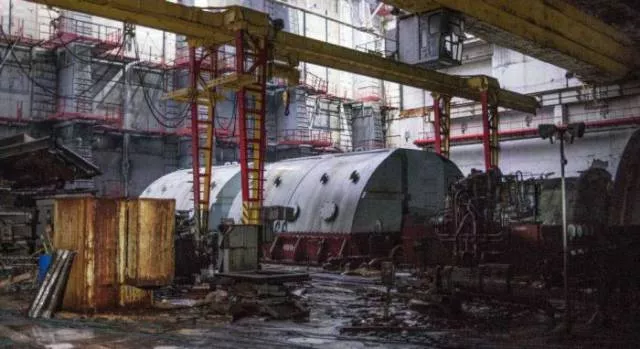 Attention nous somme lintrieur de la centrale nuclaire de tchernobyl