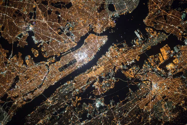 The best photos of the space taken by astronaut scott kelly - #28 