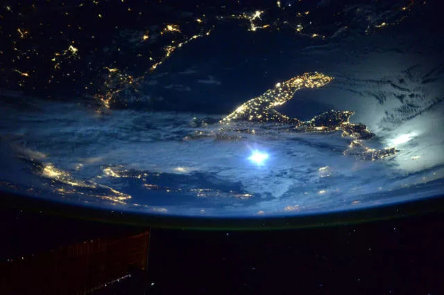 The best photos of the space taken by astronaut scott kelly - #34 
