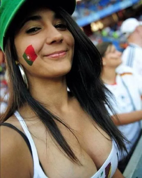 Russia 2018 beautiful and hot football fans pictures