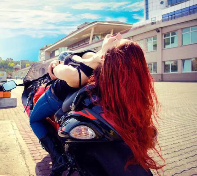 Des superbes filles et des motos qui a t il de plus sexy  - #24 
