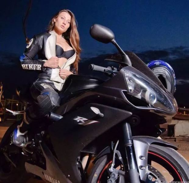 Beautiful girls and bikes can it get any sexy - #32 