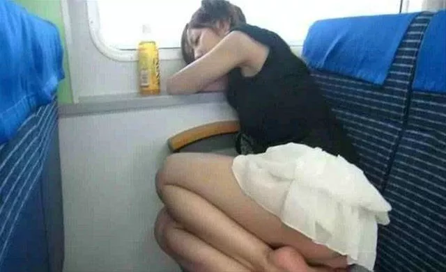 The worst embarrassing situations while traveling - #10 