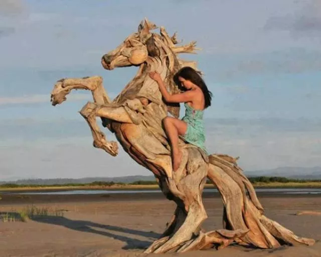 Des sculptures en bois trs impressionnants