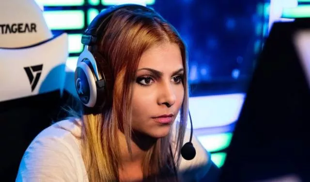 The sexiest gamers - #10 