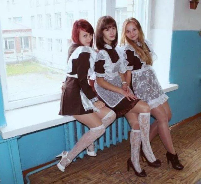 Sexy russes en tenue dcolier