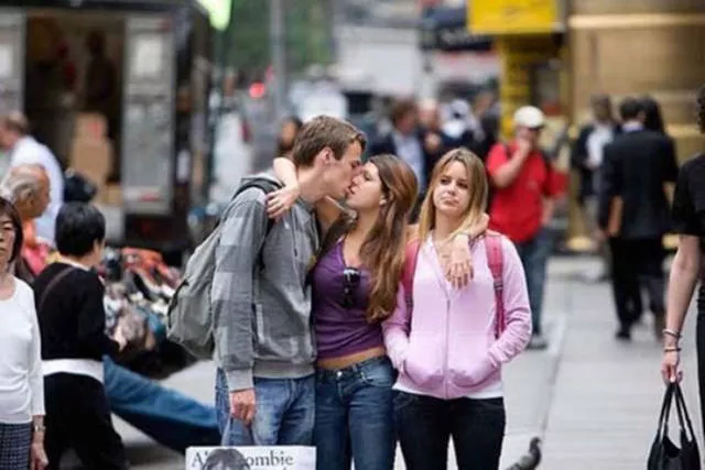The most devastating moments of third wheeling history - #21 