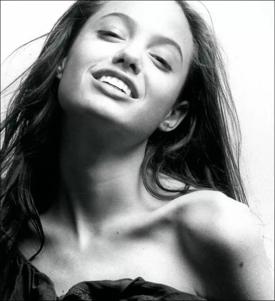 Check out the first photo shoot of angelina jolie when she was almost 15 years - #17 