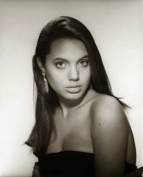 Check out the first photo shoot of angelina jolie when she was almost 15 years - #20 