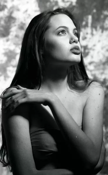 Check out the first photo shoot of angelina jolie when she was almost 15 years - #25 