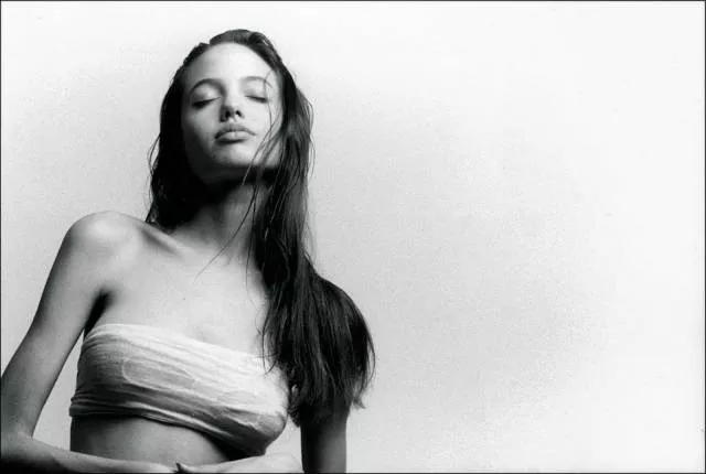 Check out the first photo shoot of angelina jolie when she was almost 15 years - #3 