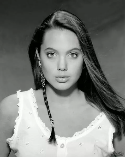 Check out the first photo shoot of angelina jolie when she was almost 15 years - #7 