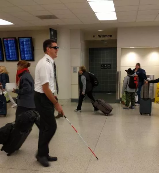 The weirdest things you can see at airports - #1 