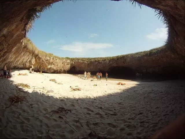 Incroyable plage cache au mexique