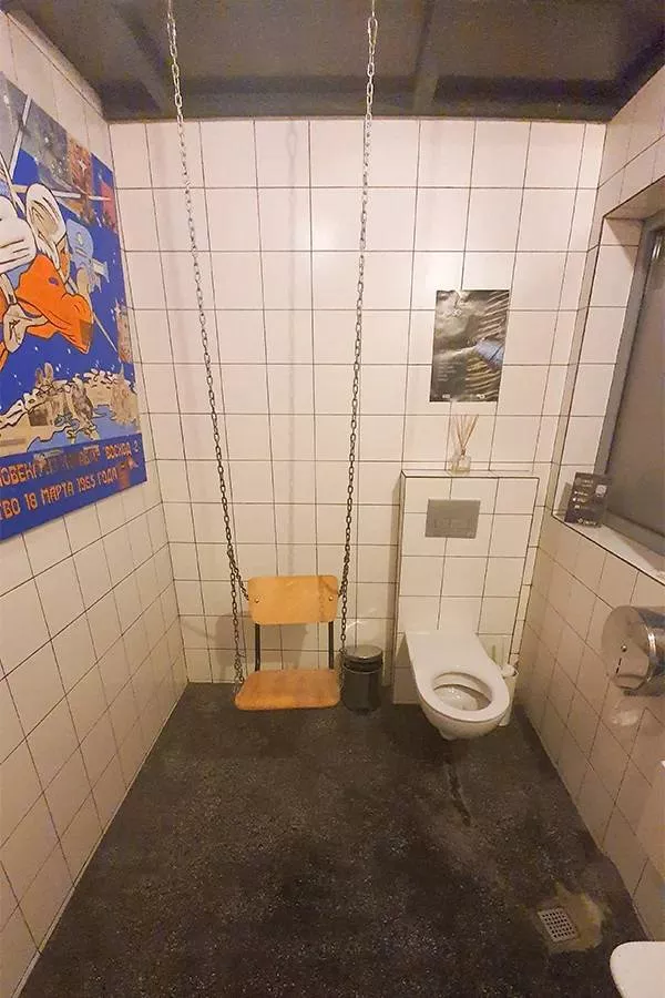 Les toilettes les plus insolites et bizarres au monde - #12 