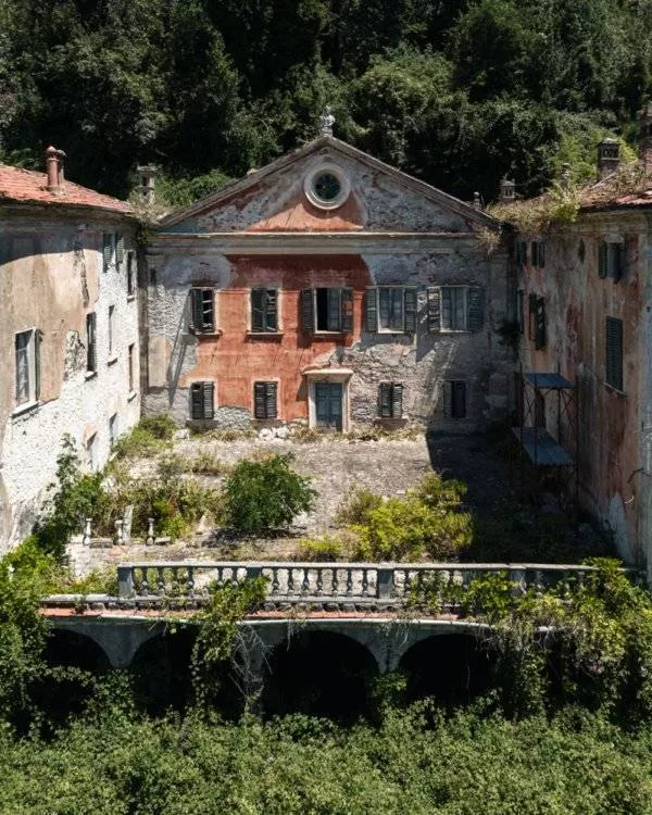 Top 20 abandoned places - #2 Home of Napoleon Bonaparte's younger sister