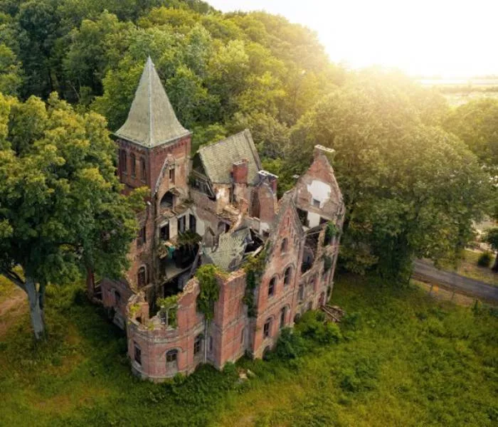 Top 20 abandoned places - #3 Built in 1853