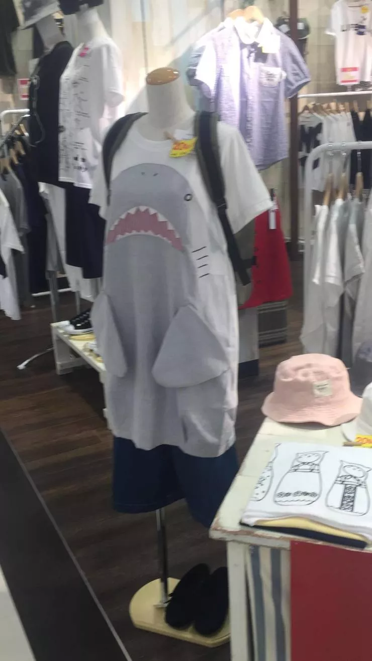 Vtements trop avancs - #13 T-shirt requin