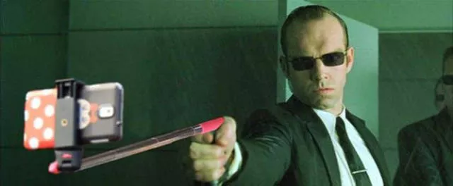 When guns replaced with selfie sticks in movie scenes - #5 