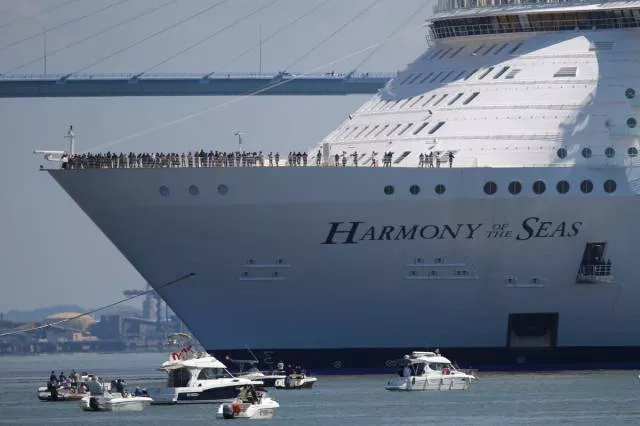 Le plus grand navire de passagers dans le monde prt braver les mers - #5 