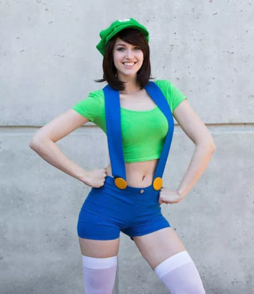 You never saw more sexy cosplay 