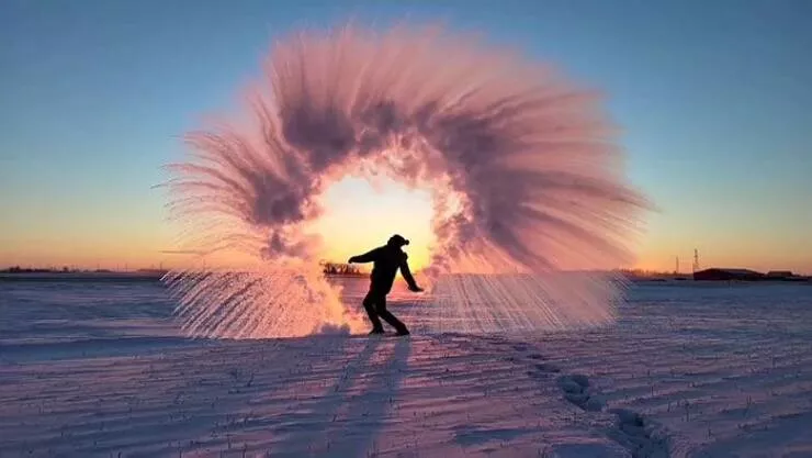 Gel hivernal les canadiens partagent des instantans glaciaux de lhiver - #2 Calgary, Alberta ce matin ! L'eau chaude gèle plus rapidement que l'eau froide en raison de l'effet Mpemba
