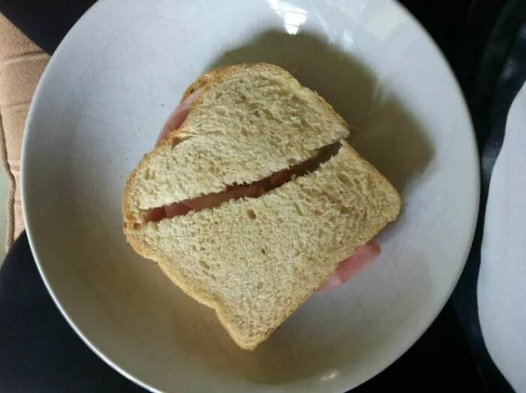 Frustration unleashed partners hilariously incompetent moments go viral - #53 Asked My Boyfriend to Cut My Sandwich in Half.