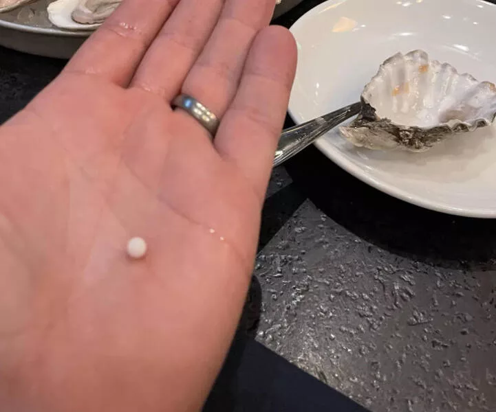 Astonishing discoveries wide eyed moments - #5 J'ai découvert une perle dans mon huître hier soir.