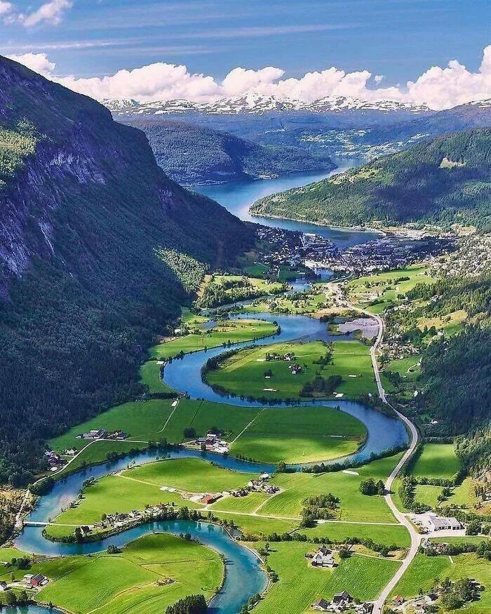 Discovering norwegian splendor captivating photos of unique beauty - #6 Immersing in the Beauty of Nature in Norway