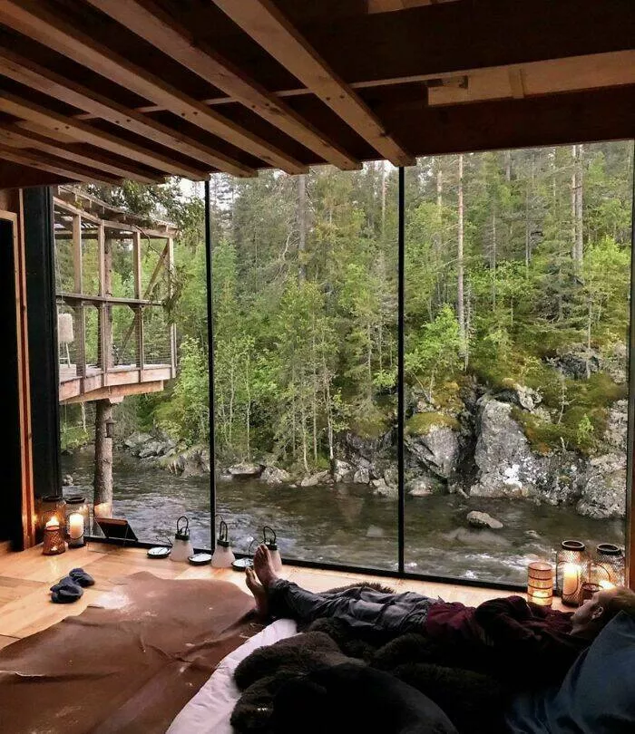 Dcouvrir la splendeur norvgienne des photos captivantes mettant en valeur une beaut unique - #7 Un camp au bord d'une rivière en Norvège