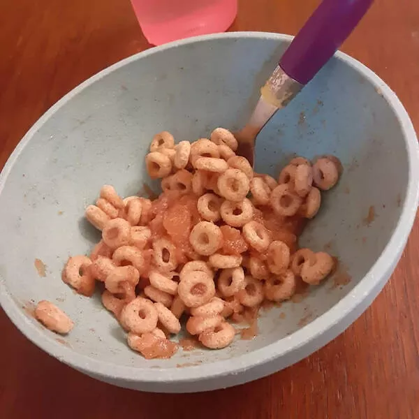 Palate puzzles exploring bizarre food pairings that challenge your taste buds - #12 Cheerios and applesauce.