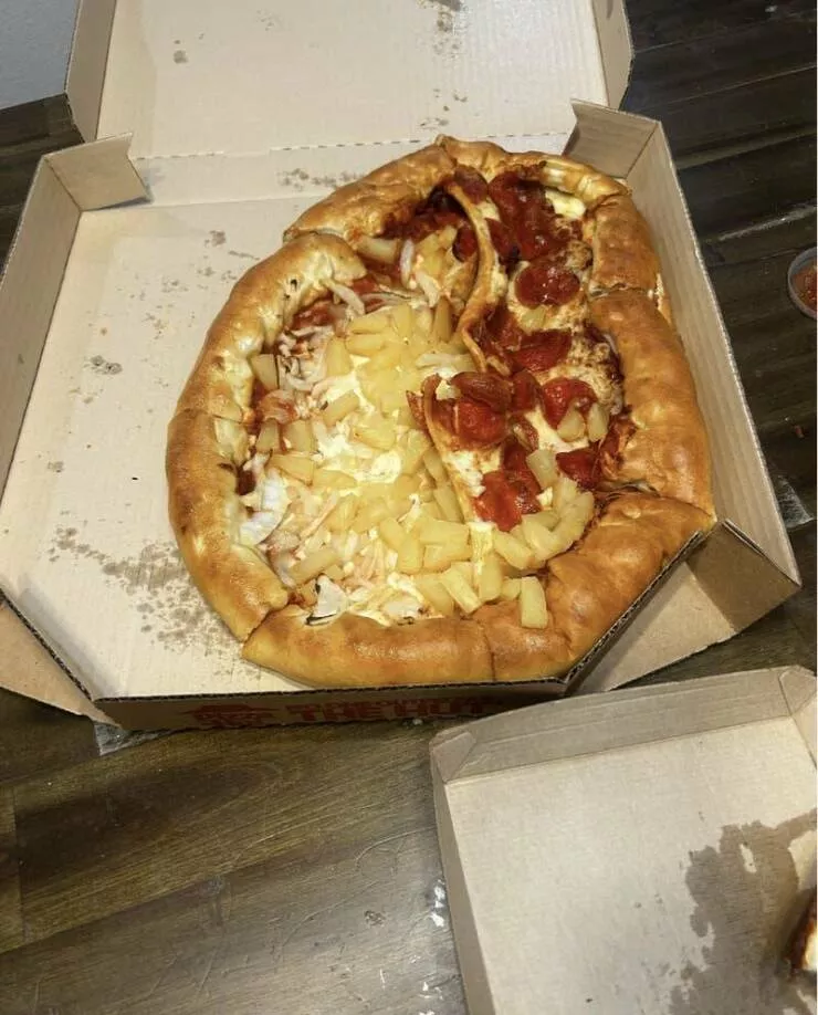 Workplace whimsies unveiling the comedy of errors in ridiculous office mishaps - #4 The person who delivered this $40 order of pizza and breadsticks: