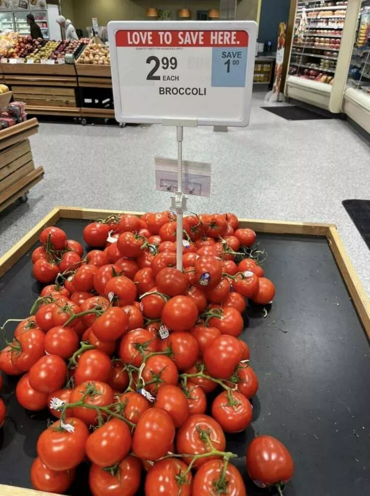 Facties au bureau rvlation de la comdie des erreurs dans des ridicules catastrophes de burea - #7 L'employé qui a mal étiqueté ces tomates :