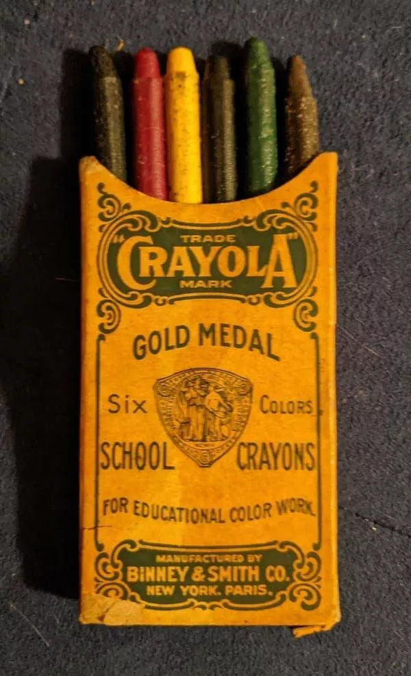 Merveilles visuelles blouissantes des images vraiment fascinantes - #19 This is what a pack of 110-year-old crayons looks like.