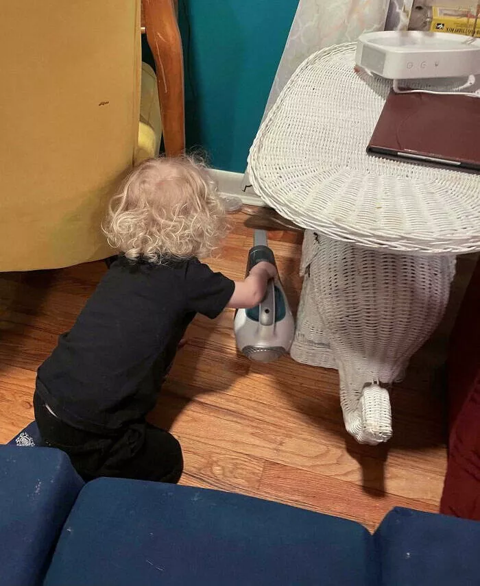 Creative parenting strategies ingenious hacks for todays moms and dads - #11 Parenting hack: buy your toddler a dust buster for hours of entertainment and a free house cleaning.