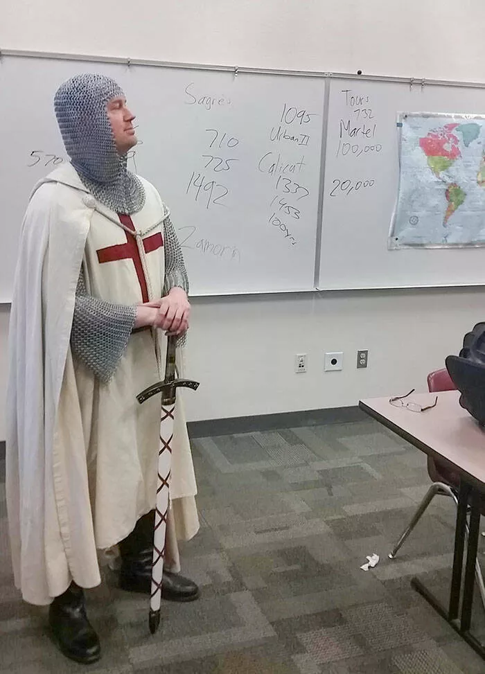 Laughing lessons teachers who mastered humor and lifted spirits - #3 This Is How My History Teacher Shows Up His First Week