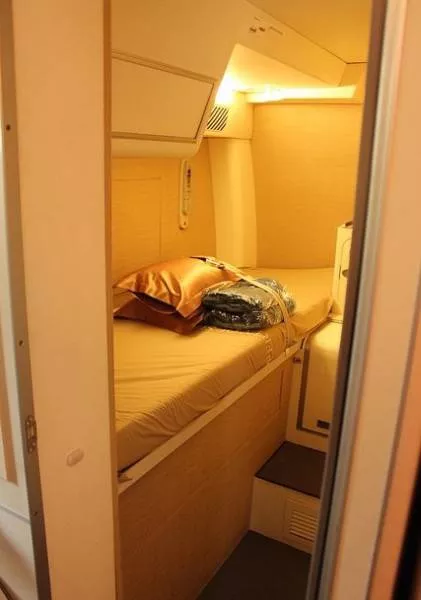 Secret places on a plane where pilots and flight attendants can rest and relax - #14 