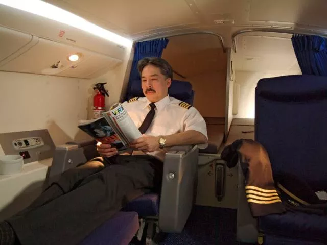 Secret places on a plane where pilots and flight attendants can rest and relax - #7 