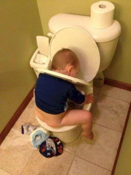 40 kids get stuck in some strangest places - #10 