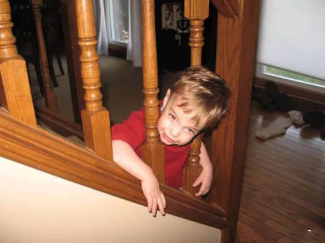 40 kids get stuck in some strangest places - #23 