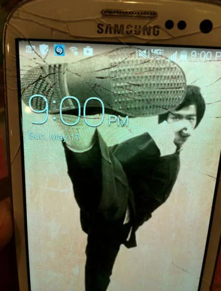 How make your cracked phone screen look cool - #2 
