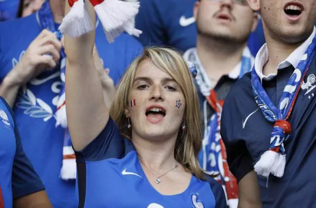 Most sexiest female football fans - #10 