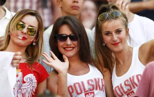 Most sexiest female football fans - #28 