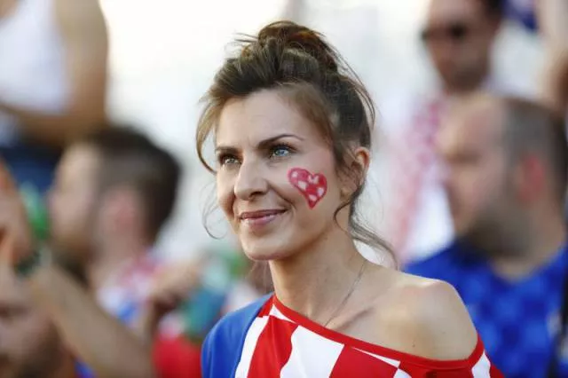 Most sexiest female football fans
