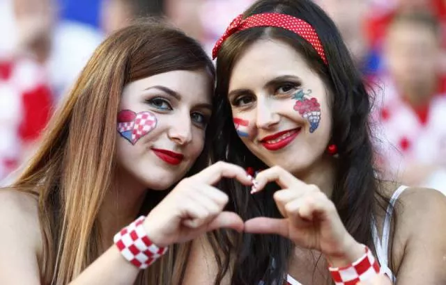 Most sexiest female football fans - #32 