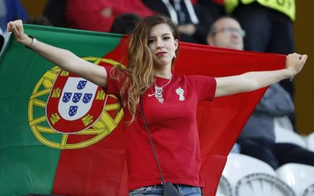 Most sexiest female football fans - #48 