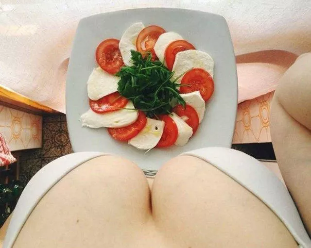 Here is how women see their plates - #10 