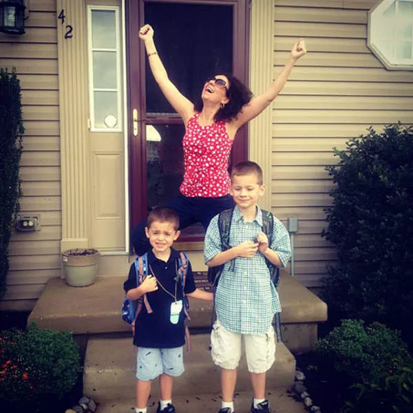 These parents celebrate the return to school of their children - #10 