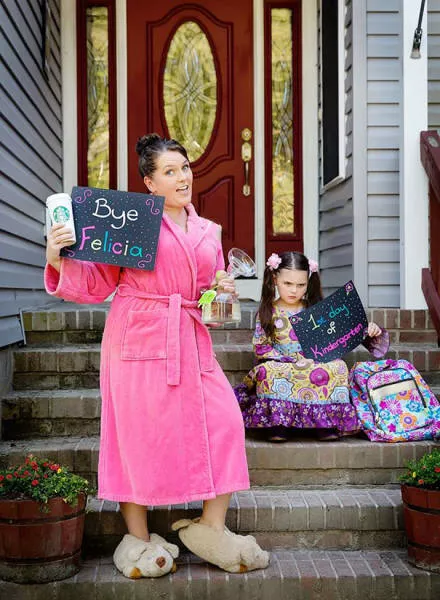 These parents celebrate the return to school of their children - #14 