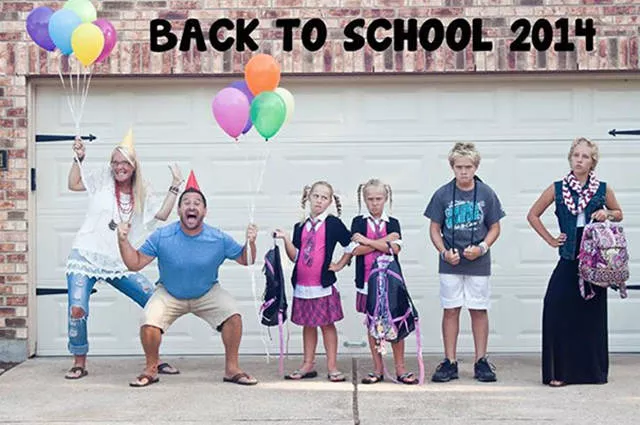 These parents celebrate the return to school of their children - #21 